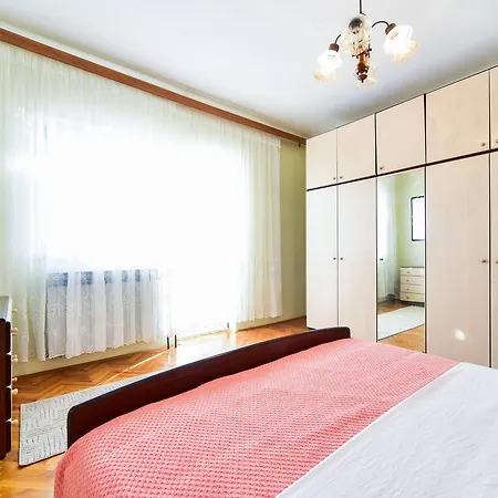 Josip アパート *